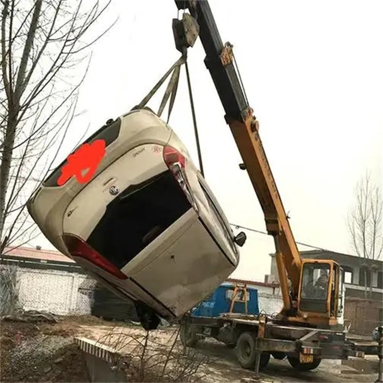 卫滨随时待命，吊车24小时道路救援服务全解析