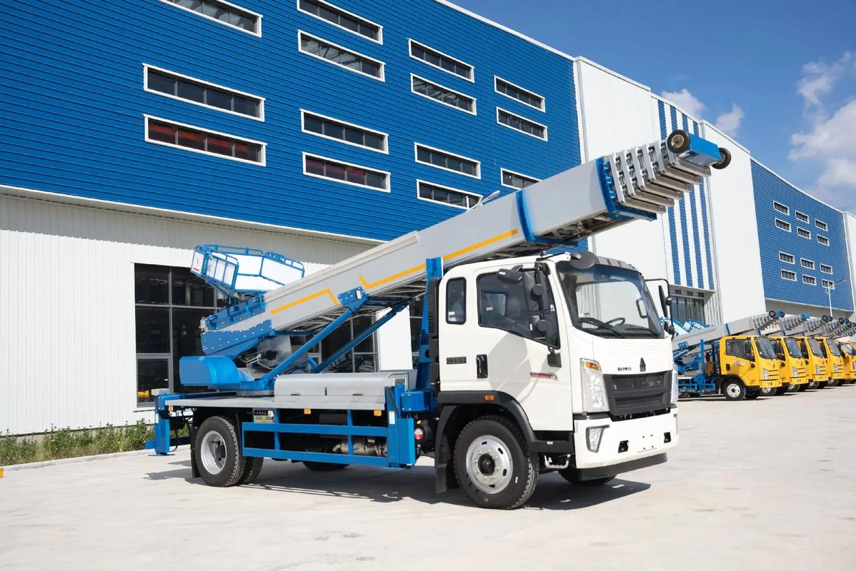 卫滨出租云梯车高空作业车 建筑垃圾搬运