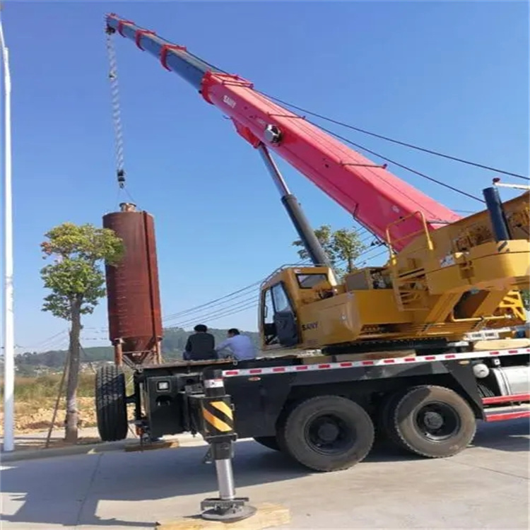 卫滨吊车立柱子怎么吊